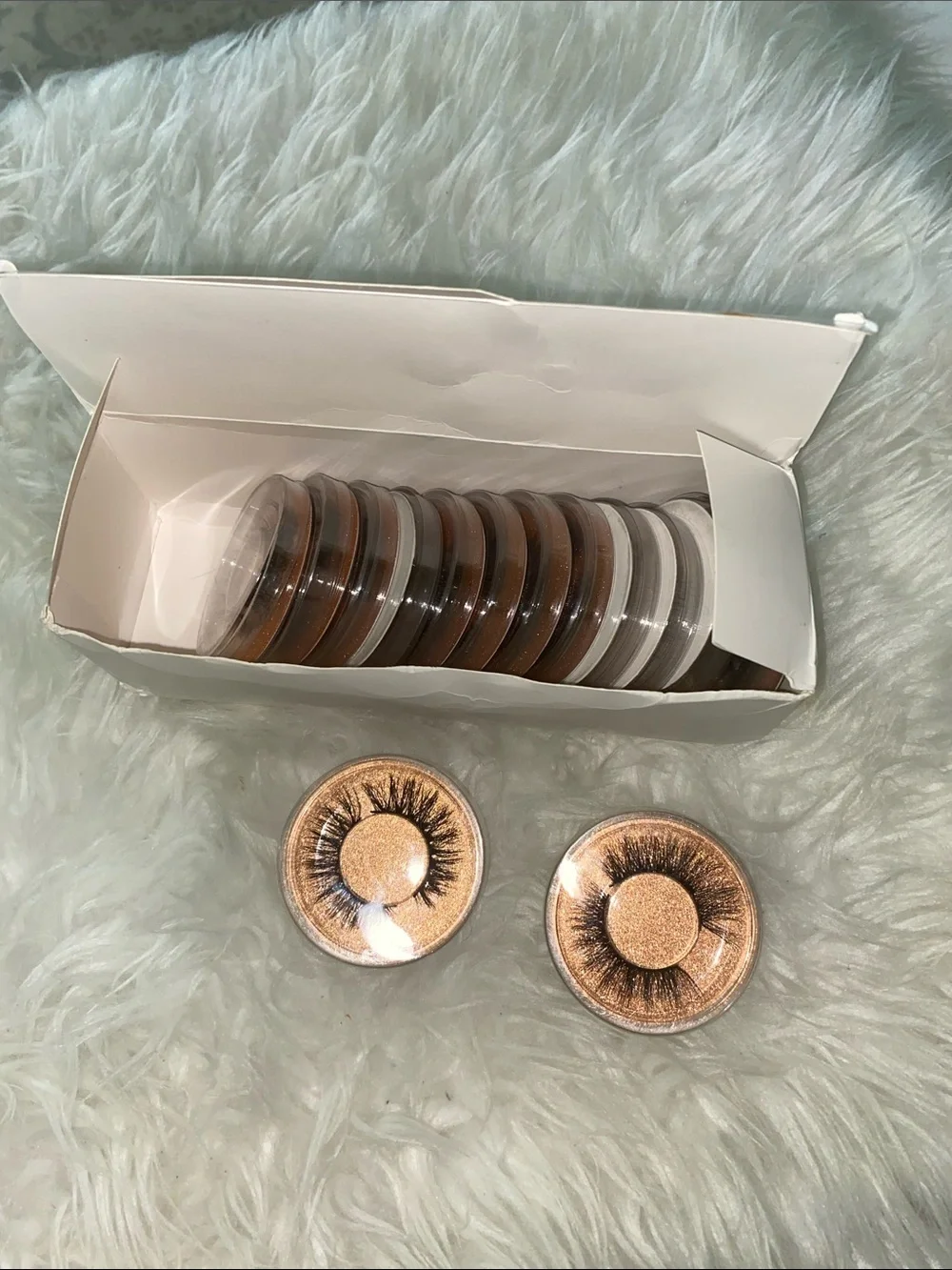 False Eyelash 18Pair Set in Bronze Glitter Holders - Home Party Supplies